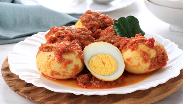 Resep telur balado dan tips membuatnya